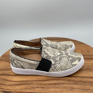 Vionic Demetra Shoes Womens Size 7.5 Creame Leather Snake Print Slip On Sneakers